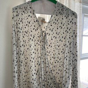 Finn's Grace Medium top